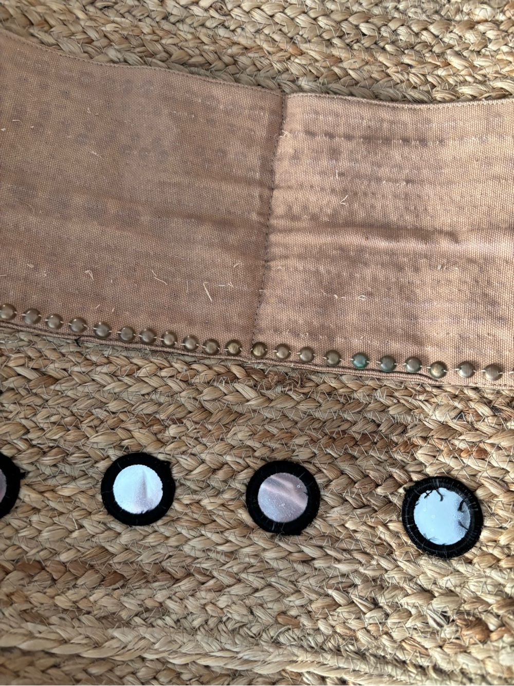 Handmade and Unique Jute Bohemian large tote with mirror and beaded details - Picture 3 of 5